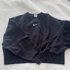 Nike women’s Black cropped boxy Crewneck Sweater
